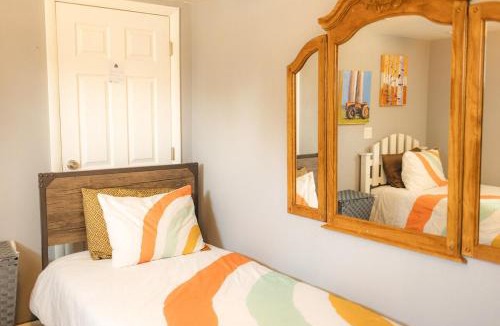 Billings House | Pet Friendly 6 Guest Stay w Yard