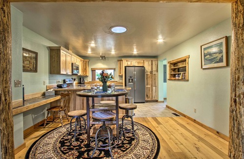 Augusta Cabin | Pet-Friendly Augusta Cabin - Walk to Main Street!