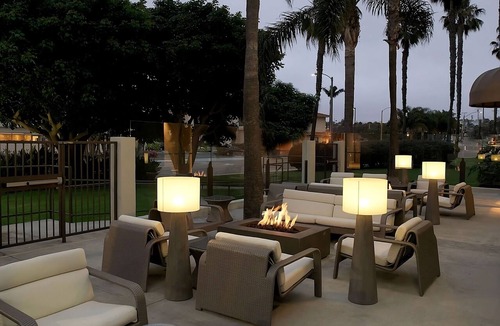 South Redondo Hotel | Pet-Friendly Beach Bliss! Just Steps to the Beach, Relaxing Outdoor Pool