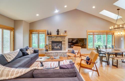 Columbia Falls House | Pet-Friendly Columbia Falls Home with Gas Grill!