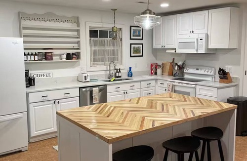 Mount Mourne House | Pet Friendly Cottage in beautiful Concord just outside Charlotte