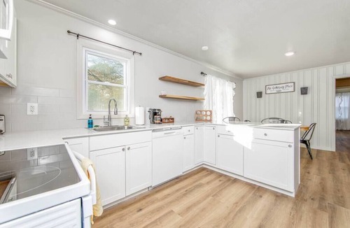 Fayetteville House | Pet Friendly Cozy 3BR 1BA Ranch Home Near Ft Bragg