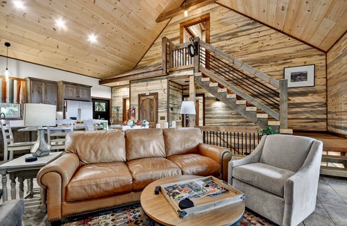 Walnut Mountain Cabin | Pet Friendly, Ellijay cabin rental with a big view of the Georgia Mountains! Hot tub, outdoor fireplace