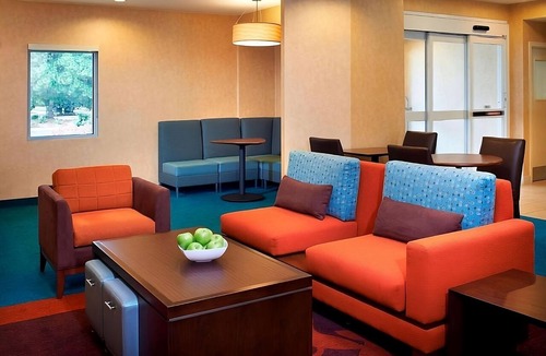 Warren Hotel | Pet-Friendly Haven, Free Breakfast! Comfort Guaranteed, 2 Classy Units!
