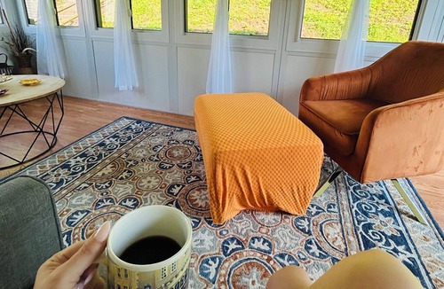 Plum House | Pet-friendly home next to Oakmont & Veltre's + a few miles to Pittsburgh events!