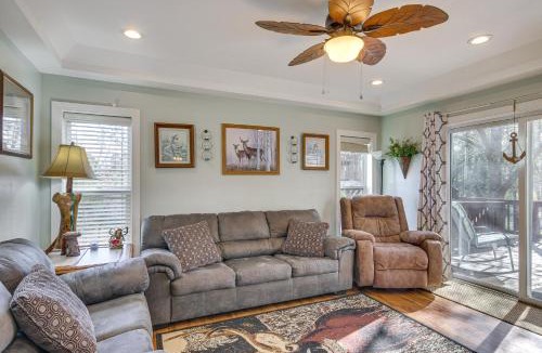 Leesville House | Pet-Friendly Lakehouse: View Tower + Fire Pit!