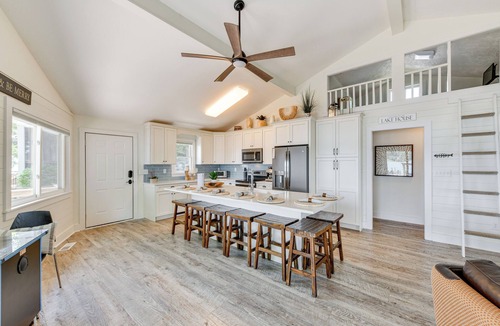 Mayhew Cottage | Pet-friendly Lake Norman Home With Boat Dock!
