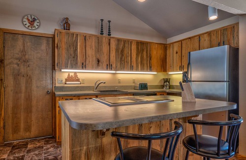 Sunriver House | Pet friendly, located in Sunriver, bikes, close to all, guest perks included