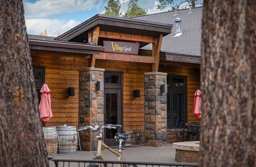 Sunriver House | Pet friendly, located in Sunriver, bikes, close to all, guest perks included