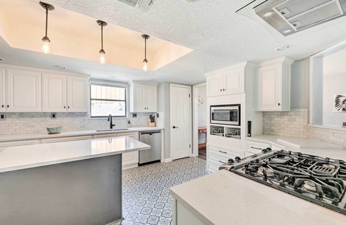 Lockhart House | Pet-Friendly Lockhart Home w/Private Yard!
