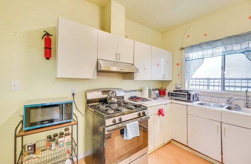 Rampart Village Apartment | Pet-Friendly Los Angeles Duplex ~ 2 Mi to Dtwn!
