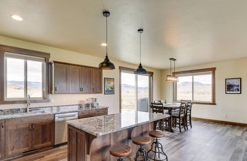 Polson House | Pet-Friendly Polson Home w/ Mountain Views!