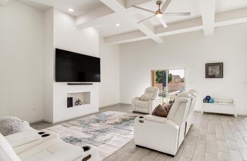 Rio Rancho House | Pet-Friendly Rio Rancho Home with Fire Pit