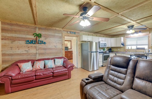 Rockport House | Pet-Friendly Rockport House - 4 Mi to Goose Island
