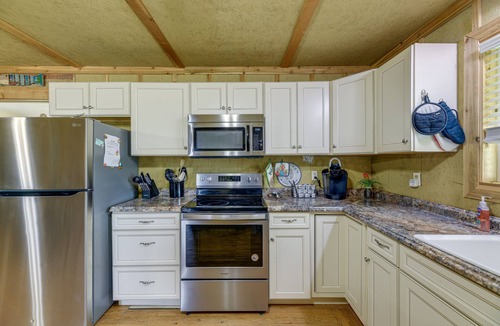 Rockport House | Pet-Friendly Rockport House - 4 Mi to Goose Island