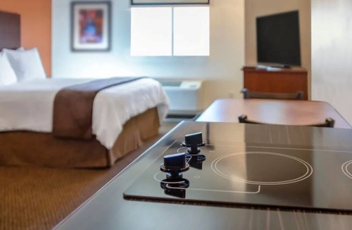 Billings Hotel | Pet-Friendly Stay w/Kitchen Near Moss Mansion, Trails & Downtown Billings