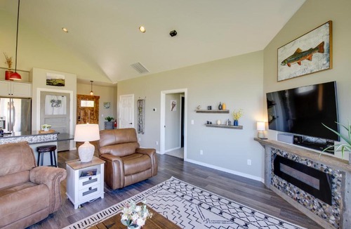 Stevensville House | Pet-Friendly Stevensville Home with Mountain Views!