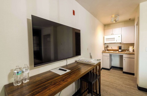 Tolleson Apartment | Pet-Friendly Studio | 5 Min to Hospital