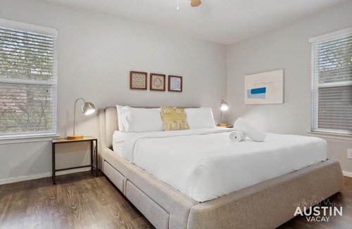 Zilker Apartment | Pets Welcome Great Space Backyard Near Zilker