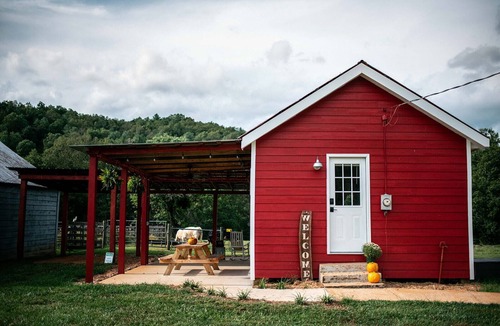 Morganton Apartment | Picturesque Cottage on a Beautiful Farm