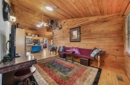 Crossville House | Pigeon Ridge Cabin Cumberland State Park 2B 2B