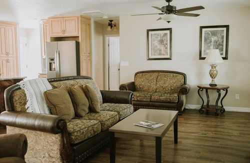 Gulf Hills House | Pine Ridge - close to beach, casinos & downtown Ocean Springs!
