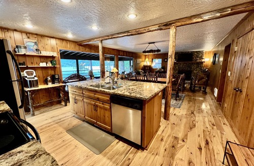 Hayden Lake Cabin | Pine View Cabin: Rustic Hayden Lake Cabin with Bunkhouse and Private Dock