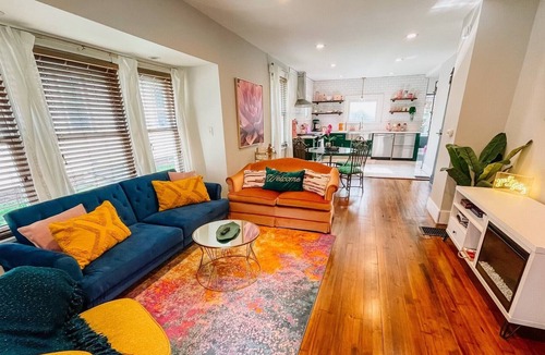 Blandburg House | Pinky's Cottage- Great Location, Boujee Experience
