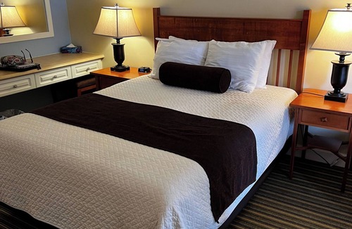 Fairways Hotel | Pinnacle Lodge