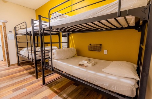 Anaconda Hostel | Pintler's Portal Hostel