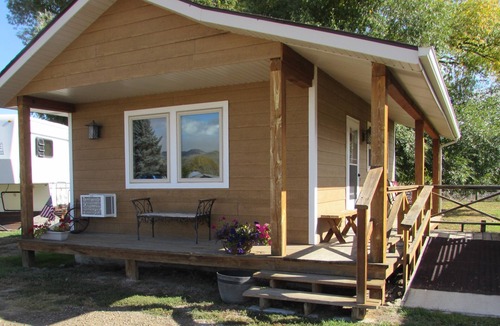 Melrose Cabin | Pioneer Mountain Cabins - Cabin 1