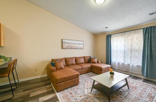 Greenville House | Pirate Game Day Base: Greenville Home Near Campus!
