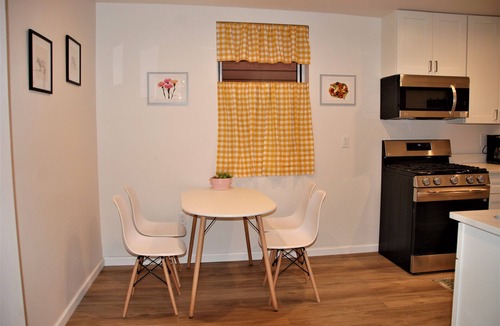 East Liberty Apartment | Pittsburgh Delight - Cozy 2B/1B Apt w/Private Parking, Second Floor Unit