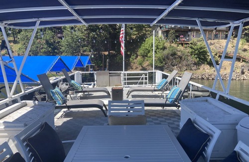 Worley Boat Rental | Play, Stay and Hideaway on Lake CDA!