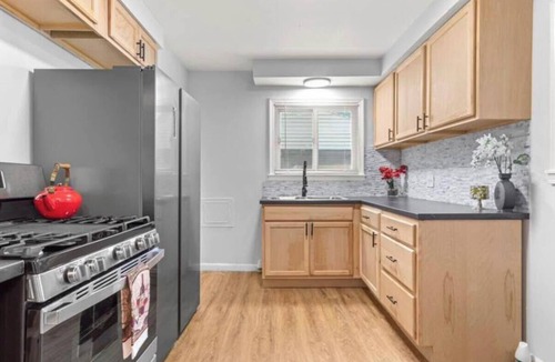Woodbridge Apartment | Pleasant 2-bedroom apartment in Detroit perfect for your stay
