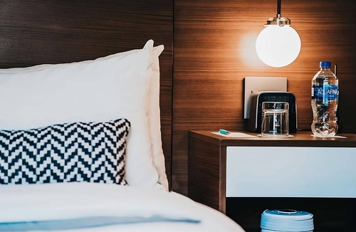 Downtown Minneapolis Hotel | Pleasant Stay, Convenient Location! 4 Comfortable Units, Near Peavey Plaza!
