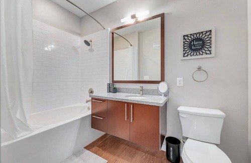 Cedar Park Apartment | Plush 2Br Cal King Suite Close to Everything