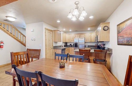 McCall Condo | Plush condo w/gas fireplace - walk to lake beaches, golf & Ponderosa State Park