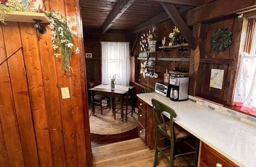 Saylorsburg Cottage | Pocono Cottage - Close to everything!