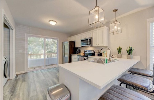 Huntcliff House | Pondside at Sweetoak | 4 BR | Mins to Ft Jackson