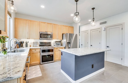 Palm Valley House | Pool Access + Golf Course View! Goodyear Retreat