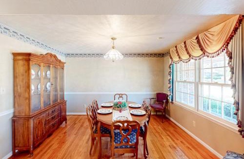 Orchard Hill House | Pool, Fire Pit & Pond: Angler's Retreat in Griffin