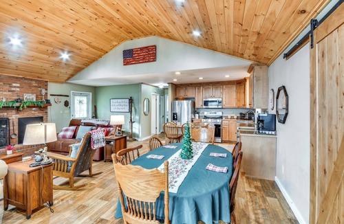 Newland House | Pool & Golf Club! Riverfront Retreat in Newland