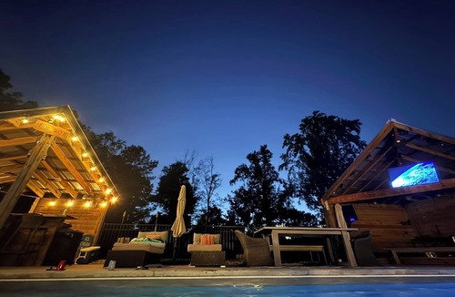 Shallotte House | !POOL! PEACEFUL FARMHOUSE IN SHALLOTTE! 5 MINS TO BEACHES AND OUR SWEET TOWN!