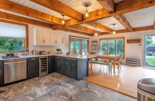 Mashpee Cottage | Pool & Screened Deck! Home 2 Mi to Mashpee Commons