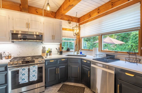 Mashpee Cottage | Pool & Screened Deck! Home 2 Mi to Mashpee Commons