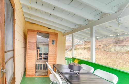 Westernport Apartment | Pool Table & Shared Sauna! Potomac River Basecamp