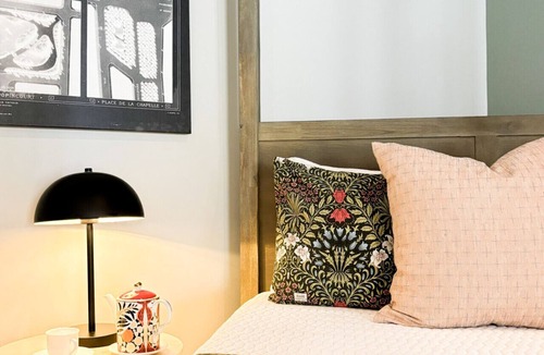 Bellville House | Poolside Guesthouse | unwind at the ferns