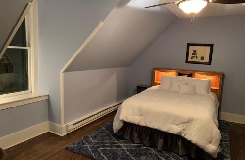Helena Apartment | Pope House - Hist. Mansion - The Wild(e) Suite