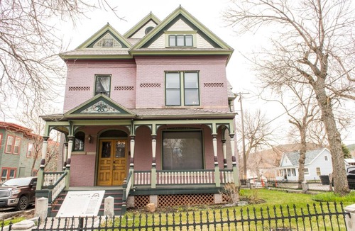 Helena Apartment | Pope House - Hist. Mansion - The Gold Rush Suite